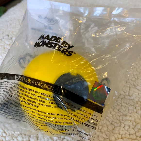 Limited Edition Collectible by Artist Ron English “Smiley Grin” Piggy Bank - Picture 5 of 6